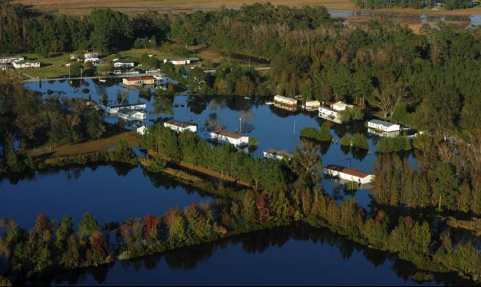 Hurricane Matthew - How to Weather a Power Outage Using the 4 Phases of Emergency Management