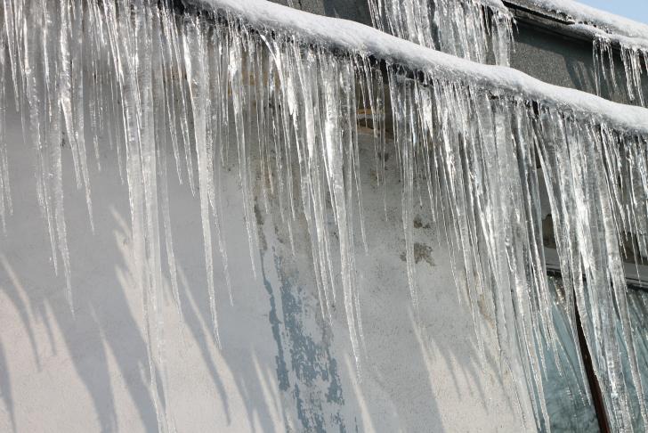 Ice Dams & Attic Mold,